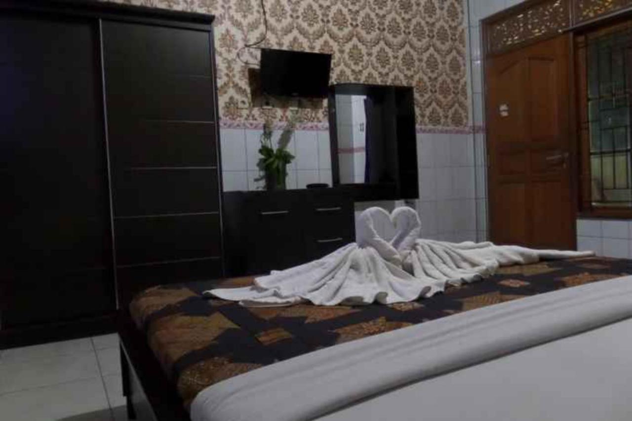 Vaccinated Staff - Oyo 3523 Gong Corner Homestay Kuta Lombok Εξωτερικό φωτογραφία